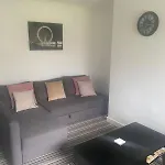 Holiday home Spacious 5-bedroom House In Sleeps 10 With Parking