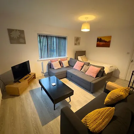Spacious 4-bedroom House In Sleeps 10 With Additional Lounge Sleeping * Skipton