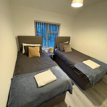 Spacious 4-bedroom House In Sleeps 10 With Additional Lounge Sleeping Holiday home Skipton